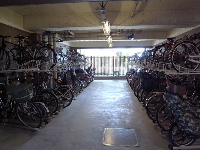 アビダス舎人テラス（賃貸）3階 駐輪場