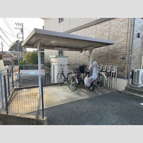 メゾン・ルミエール 駐輪場