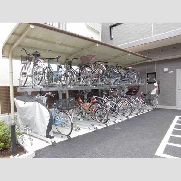 ブリスキューブ 駐輪場