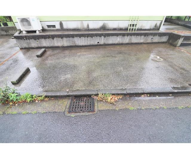 グローリー原宿B棟 駐車場