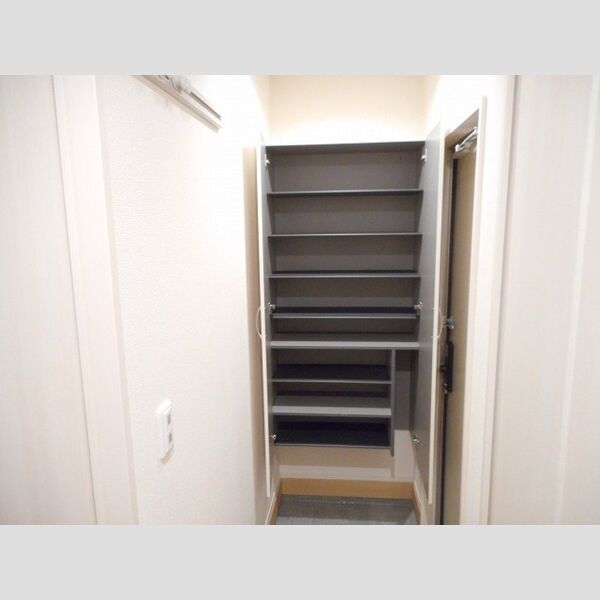 ベルエキップ102号室 トールシューズBOX