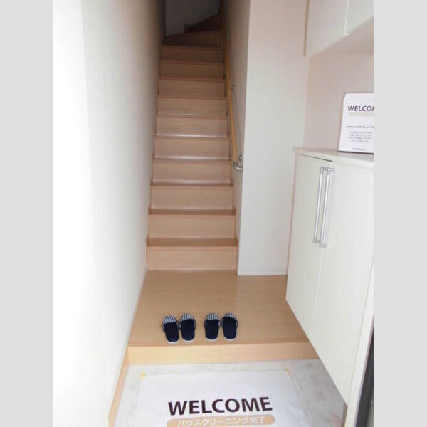アールグレイ　B202号室 玄関