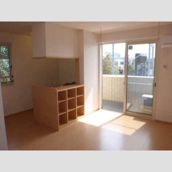 グロリアス リビング