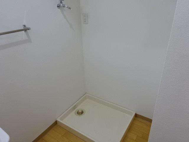 アンシャンテ201号室 洗濯機置場