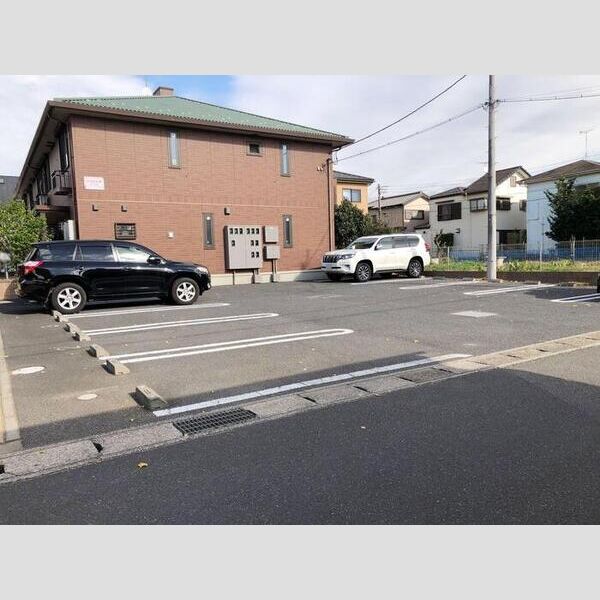パークフロント八幡 駐車場