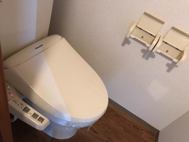 イズミガーデンヒルズ シャワー付トイレ