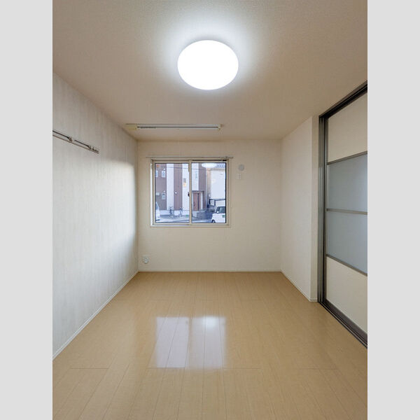 ルミエール木崎103号室 洋室