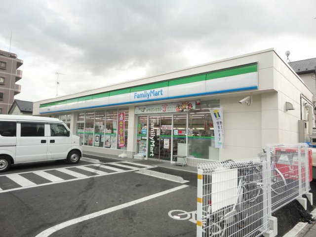 ピュア　プリミエール ファミリーマート長蔵店まで587ｍ