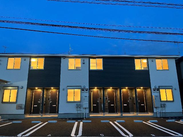 エターナルプレイス 外観写真（夜）