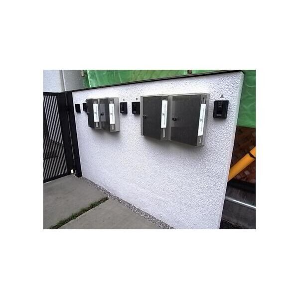 PLUM　ESTATEA号室 エントランス