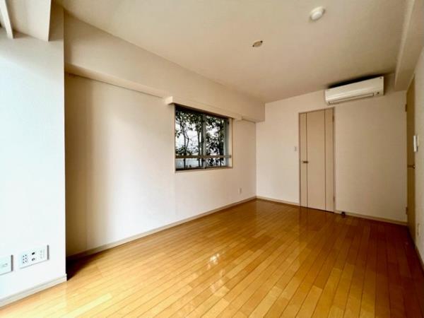 ウヴラージュ広尾 リビング