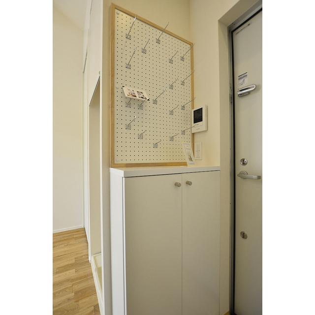 チトカラアパートメント2階 玄関