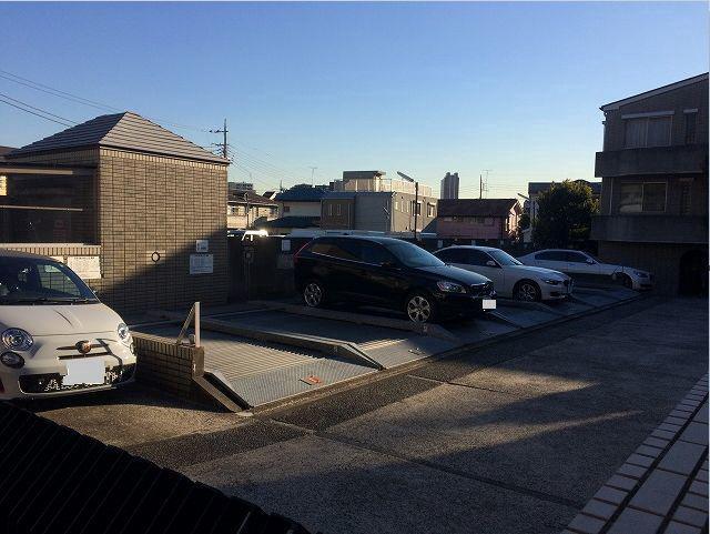 カルムアパルトマン１１０代沢 駐車場