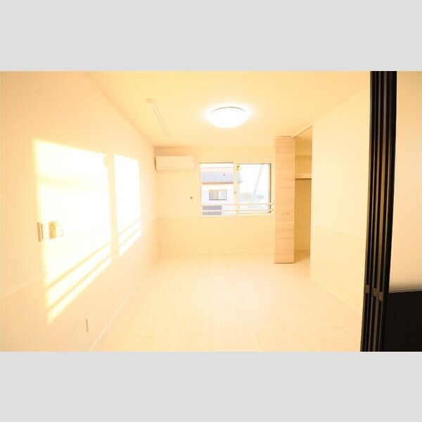 D-KISARIA　EⅠ203号室 洋室