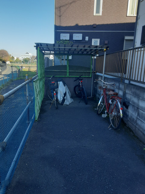 第2メゾン西川2階 駐輪場