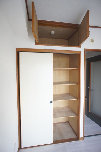 フェリーチェ八千代台 明るい色調の室内です