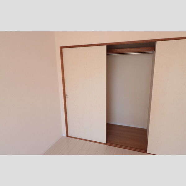 グリーンパークマルオカ203号室 クローゼット