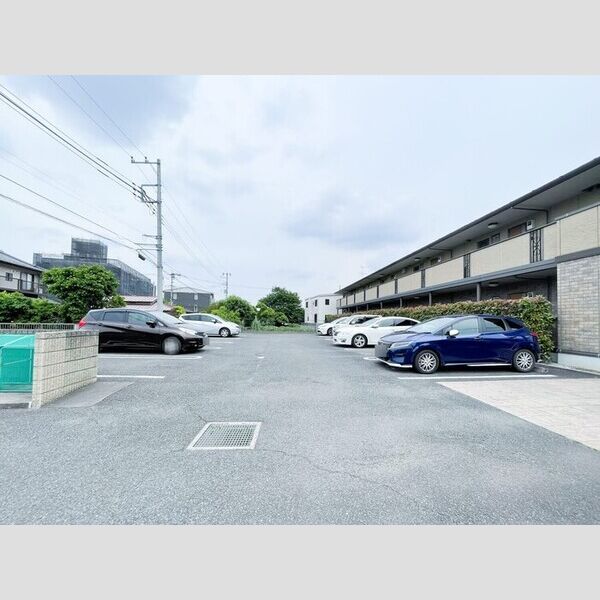 クオーレ 駐車場