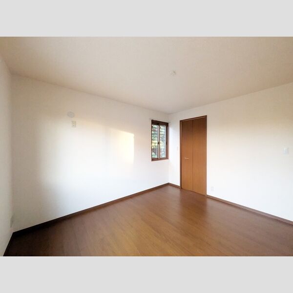 ウィルモア桜町101号室 洋室