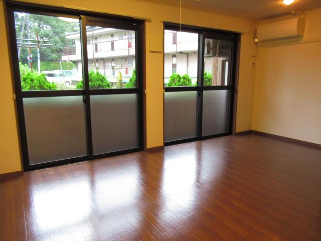 プレイス103号室 室内