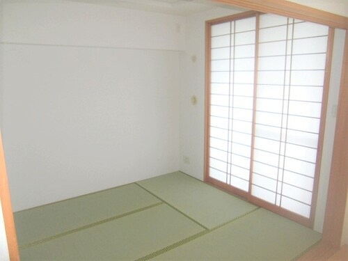 ライオンズステーションプラザ十日市場4階 同建物別部屋の参考画像