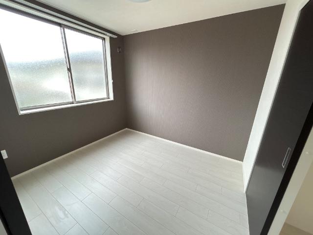 ラ・レーヌ・８０（ｌａ　ｒｅｉｎｅ８０） 洋室