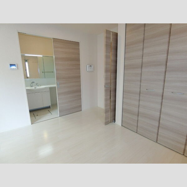 ラ・カーサ 洋室