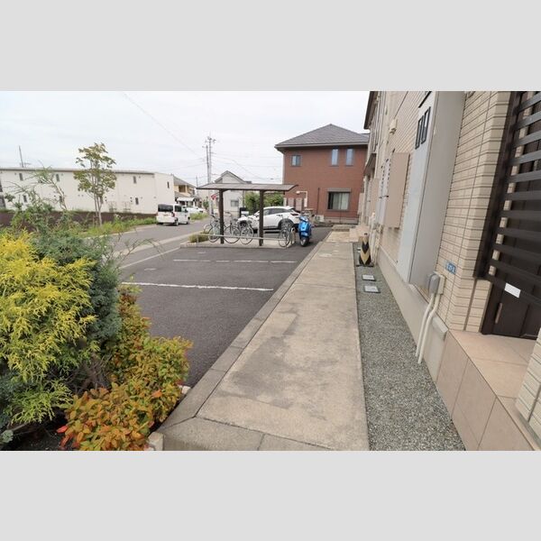 グランモア柳川202号室 駐車場