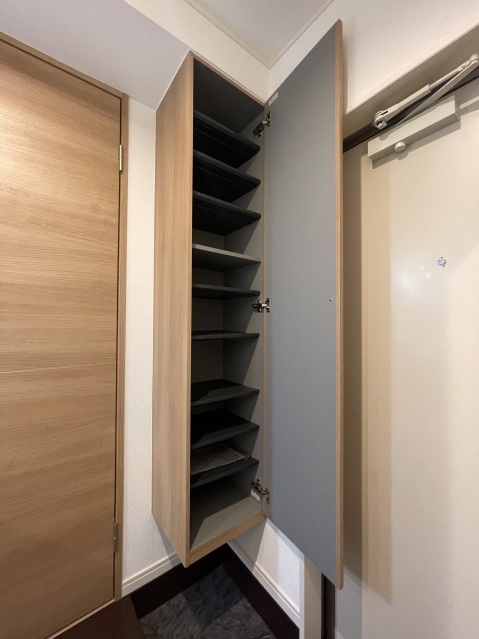 ルクール氷川台104号室 シューズボックス