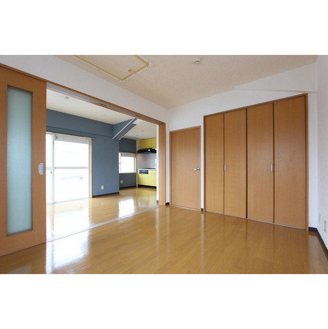 ヴィレッジ高浜台302号室 北東洋室