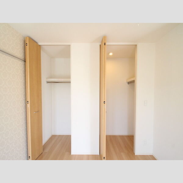 パインレジデンス201号室 クローゼット