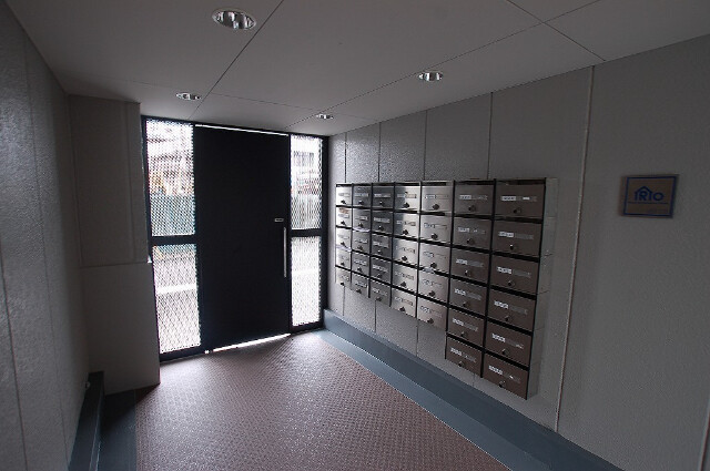 サイレンスコーポ松江3階 エントランス