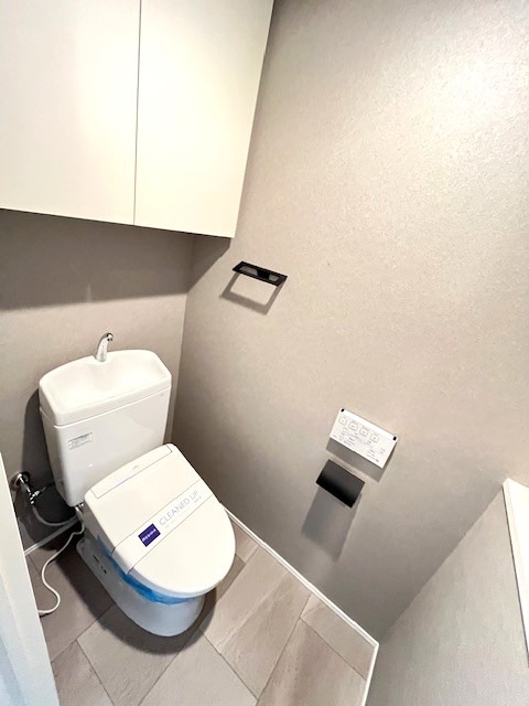 レジディア西麻布8階 トイレ