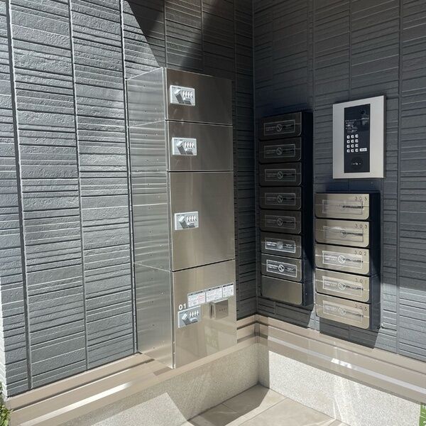 アヴァンス千住緑町 宅配BOX