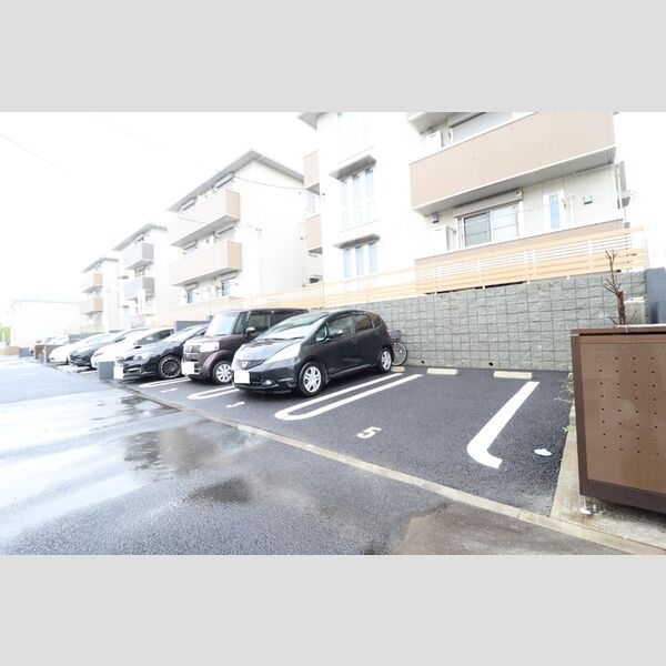 フェリーチェおおたかの森 駐車場