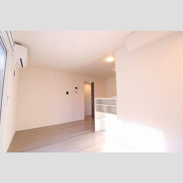 シャルマンドミール桜が岡　A LDKテラス方向より