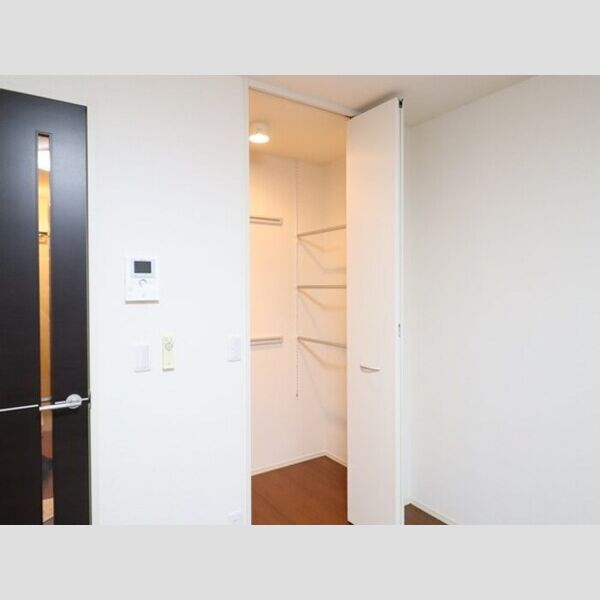 ルミエール　Ⅰ ワンステップクローゼット