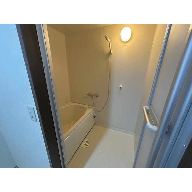 グランデュール瀬戸岡101号室 お風呂