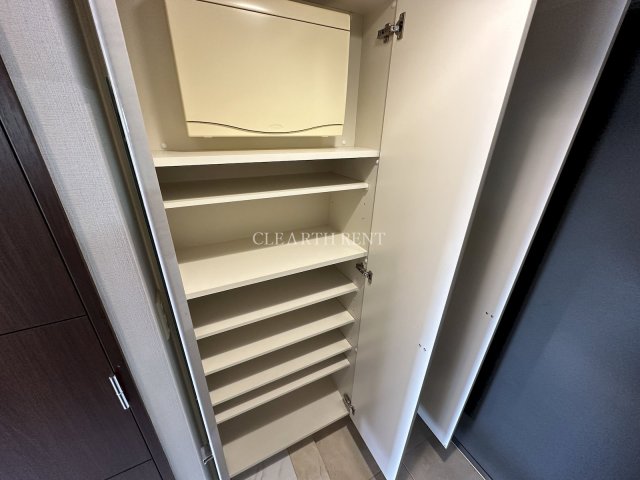 パレステュディオ南麻布 大容量のシューズボックス