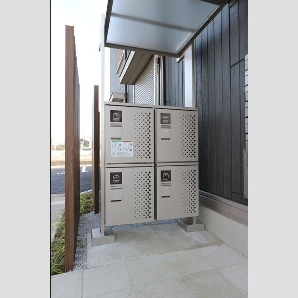 コンフォルト 宅配ボックス