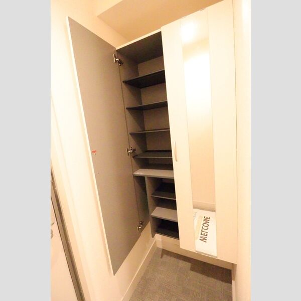 アリエッタ106号室 シューズボックス