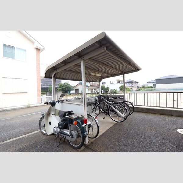 ヴィラデルニエ 駐輪場