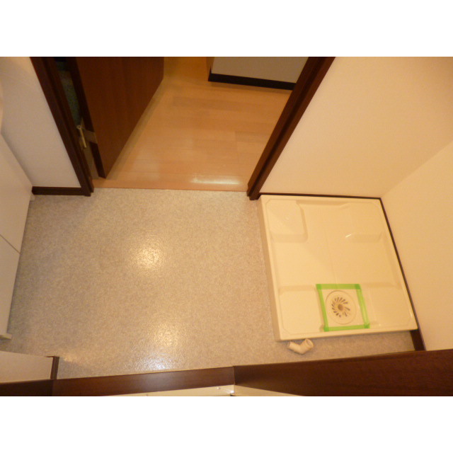 アンプルール フェールTheEarth 内観