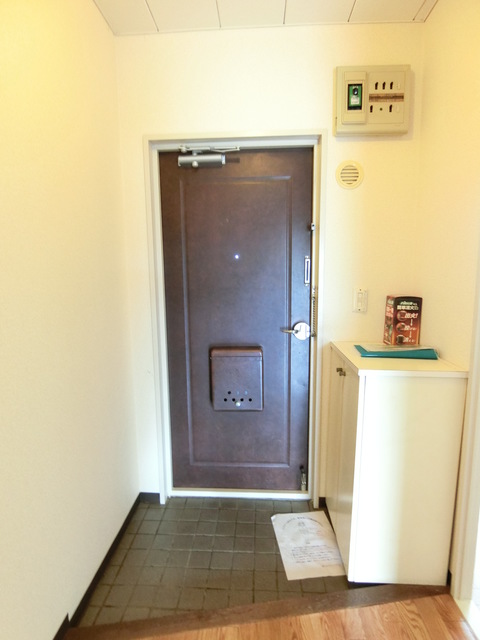 グリーンアーバン２ 玄関