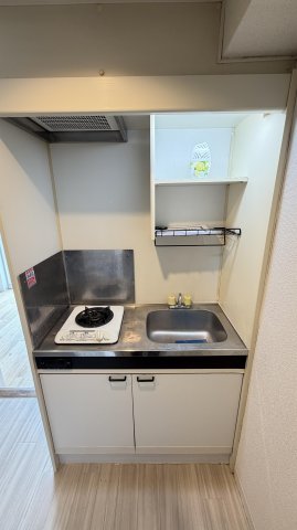 グランマーレ早稲田703号室 キッチン