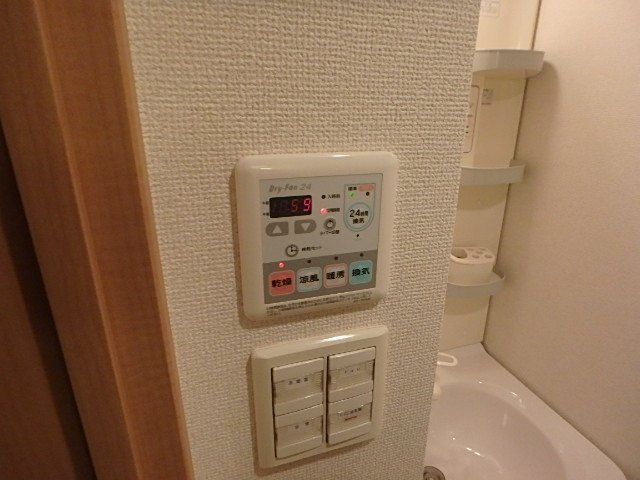 クローバーコート黒門町6階 浴乾パネル