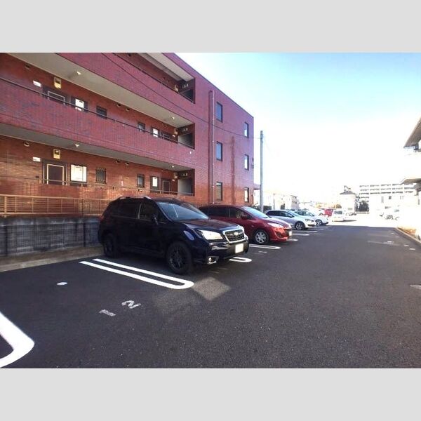 シュエット赤山　Ⅲ 駐車場