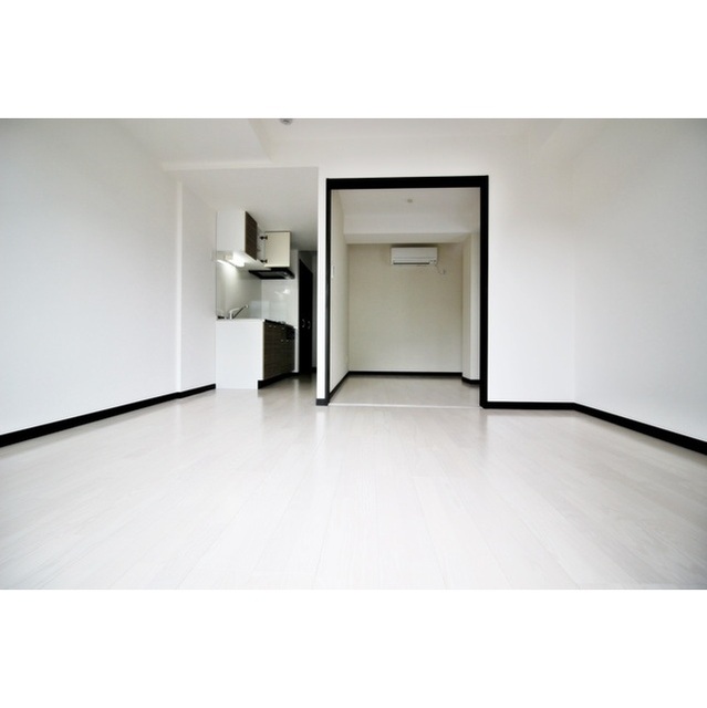 千匠ビル302号室 リビング