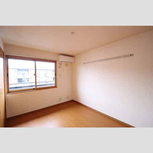 グランドパレス302号室 洋室