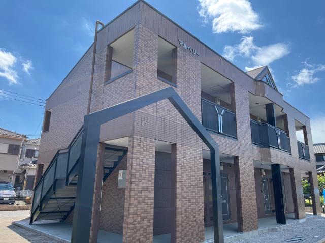 マルベリー 外観写真（昼）